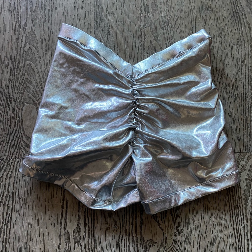 SKIMS Metallic Swim V waist shorts in Nickel NWT - Picture 7 of 8